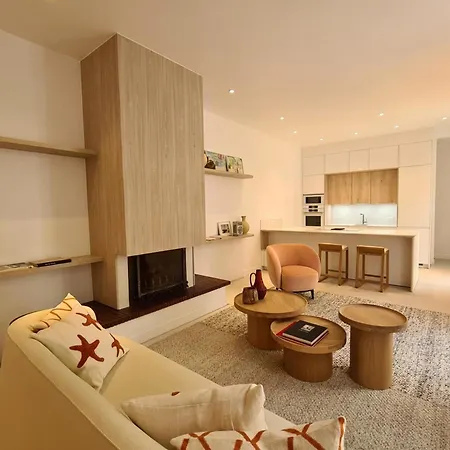 Apartment Ref 2071 - Center Exceptional With Private Patio