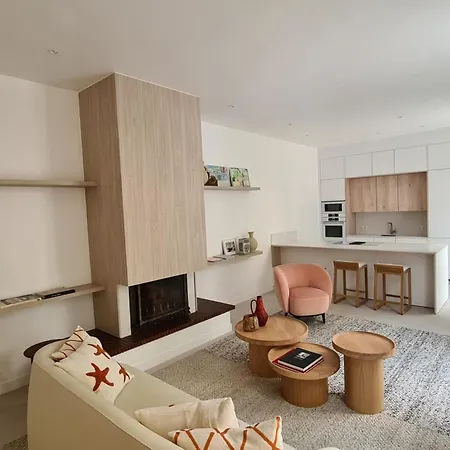 Apartment Ref 2071 - Center Exceptional With Private Patio *